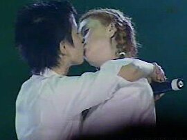 tatu lesbian kiss tatu lesbian kiss