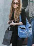 Lindsay Lohan shopping