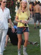 Tara Reid short shorts