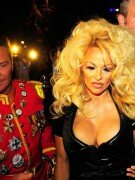 Pamela Anderson cleavage
