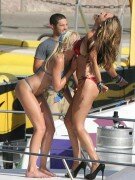 Kelly Brook lesbian show