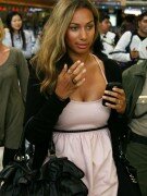 Leona Lewis fake boobies